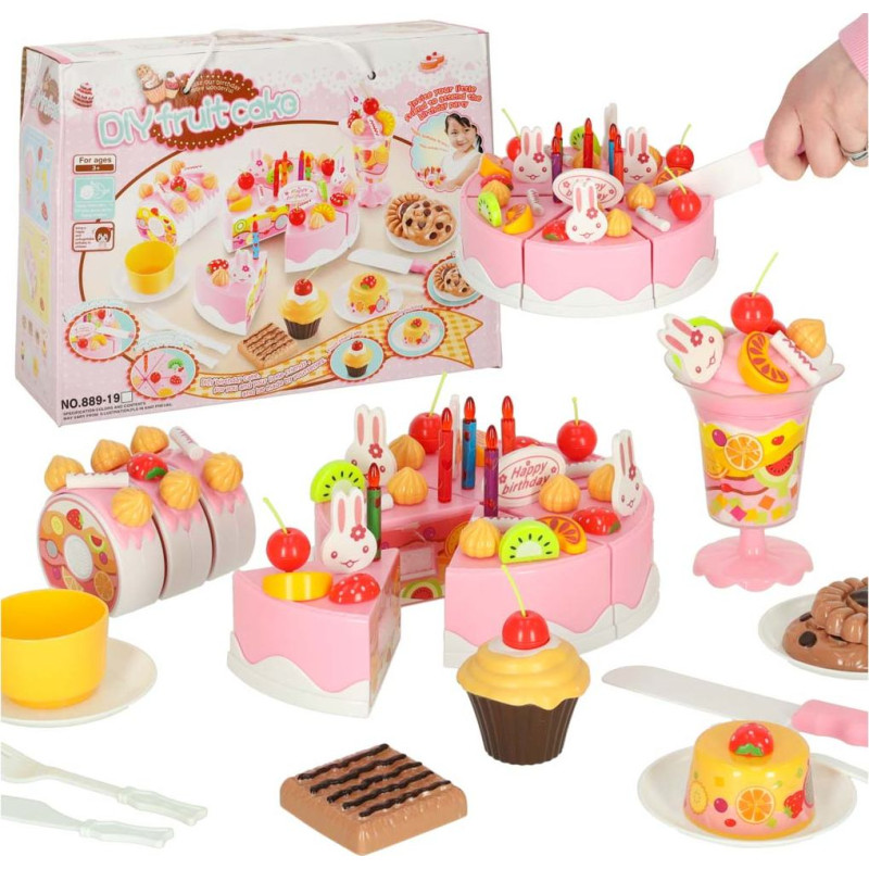 Dzimšanas dienas tortes griešana Virtuve 75 el. rozā