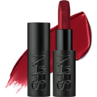 Lūpu krāsa NARS Explicit ilgi noturīga satīna sarkanā, 3,8 g